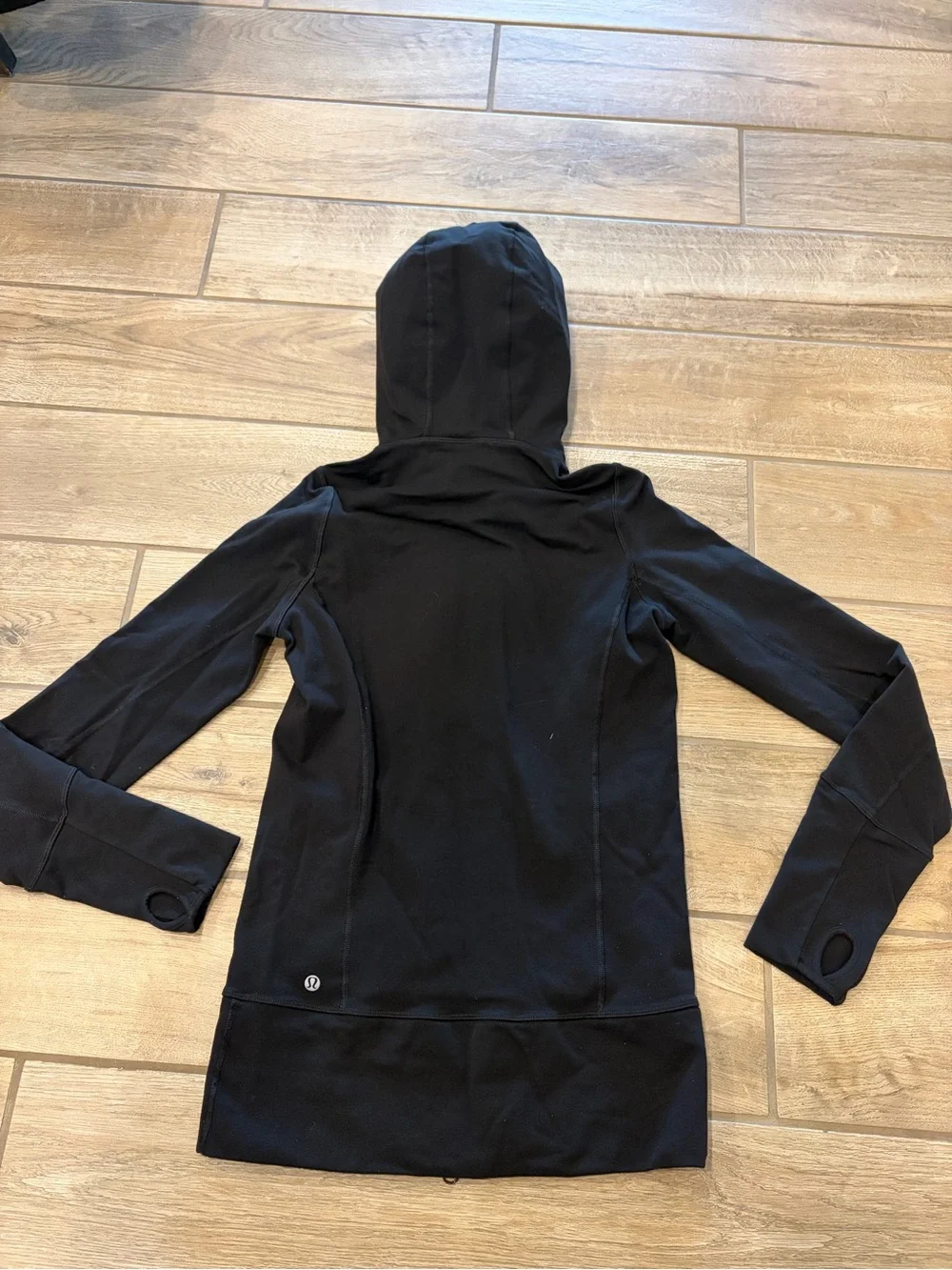 lululemon women’s black hooded Jacket size 4
